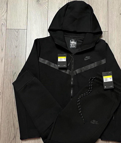 Black nike tech - black,
