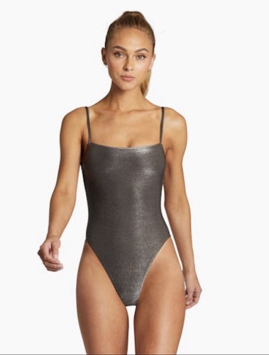 Nuova con etichette - , $210