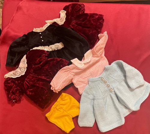 Lotto vestiti bambola bambini