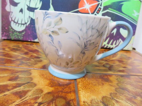 Tazza blu chiaro dettaglio