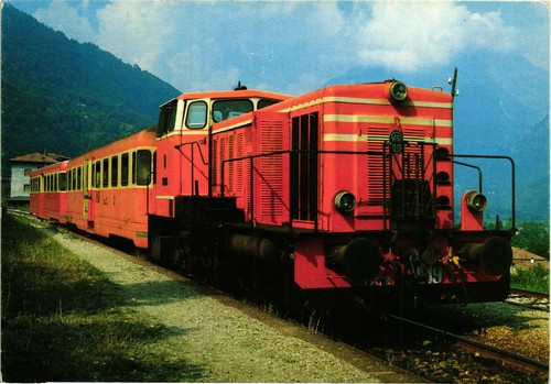 Treno locomotiva linea - -,