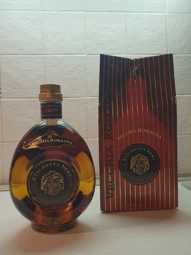 Vecchia romagna etichetta nera - romagna,