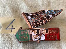 Stemma Scudetto Bandiera Campione Italiano 1956-58 Granturismo Fiat Abarth 750 