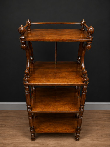 Antico piccolo etagere