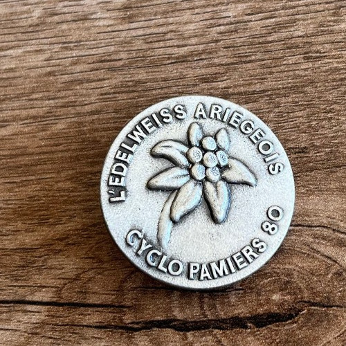 Insigne médaille broches - médaille,