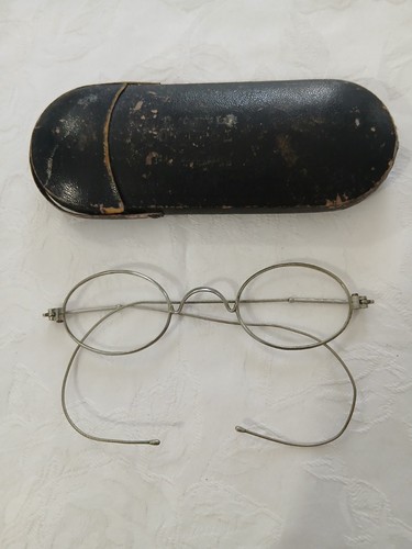 Occhiali con custodia vintage - con,