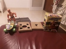 RARO GIOCATTOLO VINTAGE THUNDER WRESTLER CON SKATEBOARD FUNZIONANTE