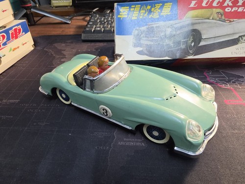 Box lucky racing car - box,