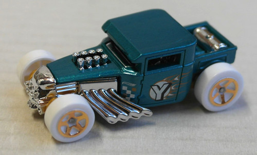 Hot wheels bone shaker - bone,