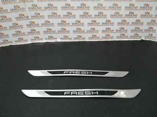 COPPIA BADGE ADESIVI SOTTOPORTA FRESH VOLKSWAGEN POLO (6R-6C) USATI ORIGINALI