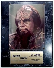 Targa firmata STAR TREK Next