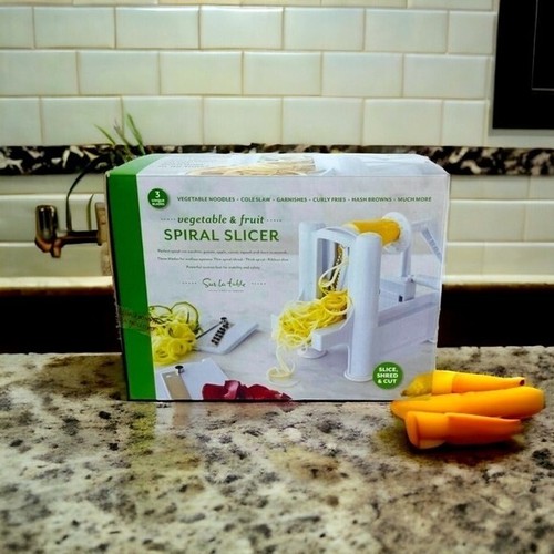 Sur tavola frutta - la, verdura