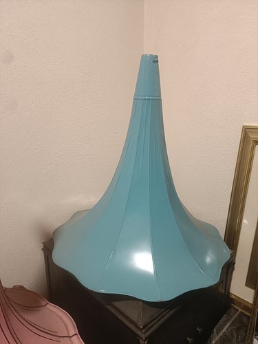 Enorme grande tromba - enorme,