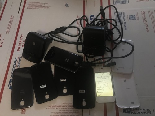 Iphone and extras - , lot
