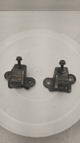 Staffe radiatore inferiori