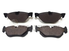 BMW E88 120d 120i 118i 118d CABRIO 2008-2014 SET PASTIGLIE FRENO POSTERIORI DI 4