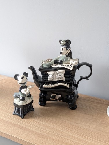 Mickey and minnie disney - mickey,