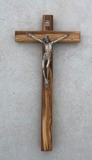 Crocifisso in legno di ulivo