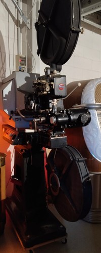 Proiettore cinematografico - proiettore,