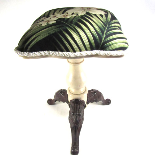 Sgabello pianoforte con gambe