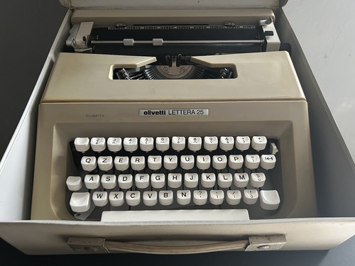 Macchina scrivere olivetti - da,
