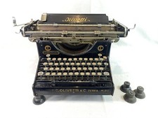 Macchina Da Scrivere Del 1929 OLIVETTI M20