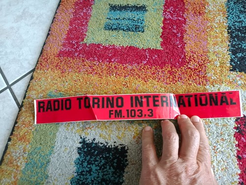 Vecchio adesivo radio torino - vecchio,