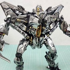 Modellino Transform Starscream MPM-10 versione F-12As nuovo in magazzino