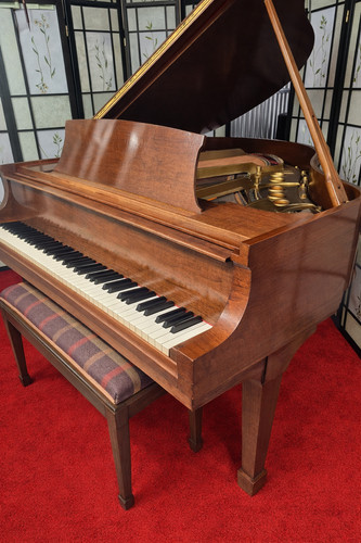 Steinway baby grand walnut - s,