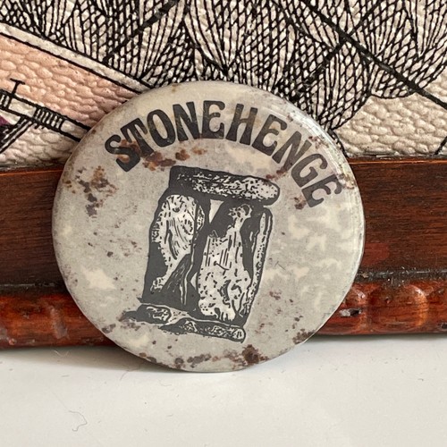 Vintage stonehenge badge - stonehenge,