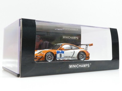 Minichamps 436108909 - 1:43,
