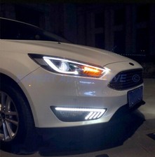 FARI   DAYLINE FRECCE LED DINAMICHE E FIBRA FARI PER FORD FOCUS MK3 15-17