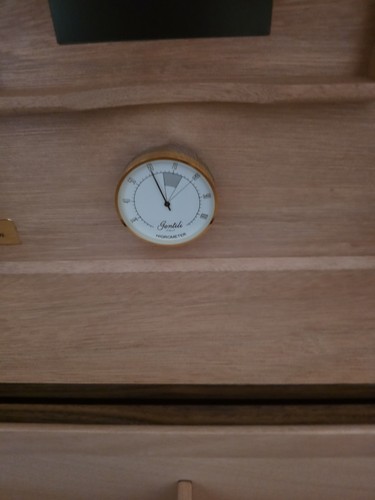 Cigar humidor limited - ,