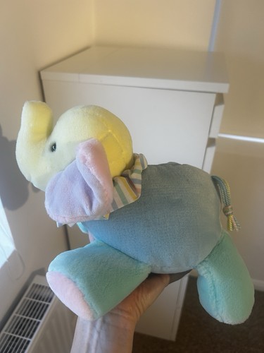 Peluche elefante musicale