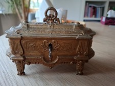 Antico cofanetto in bronzo