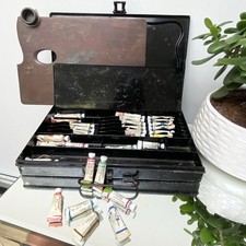 Antica scatola di pittura