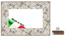 Cornice bianca e argento