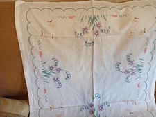 2 quadrati ricamati a mano