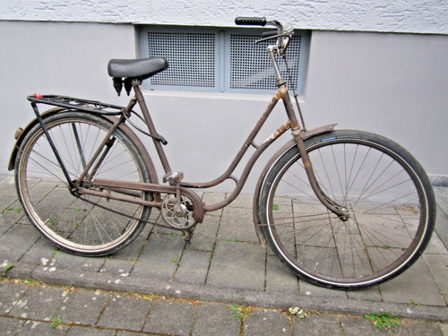Vecchia bicicletta epoca - vecchia,