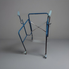 DEAMBULATORE PER ANZIANI RIPIEGABILE