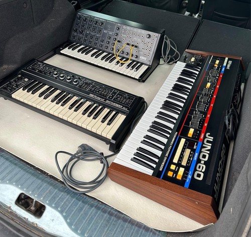 Roland juno - roland, sh2