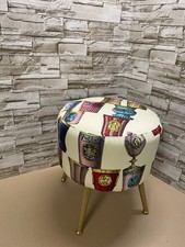 Pouf poggiapiedi realizzato con tessuto vintage Bicchieri di Boemia Fornasetti