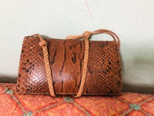 Elegante borsa pochette a mano