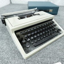 Macchina da scrivere Olivetti