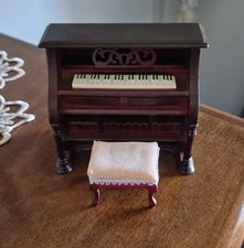 CASA DELLE BAMBOLE DOLLHOUSE  Pianoforte Organo Con Sgabello Seduta Legno