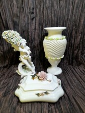 tre oggetti vintage in porcellana di Capodimonte