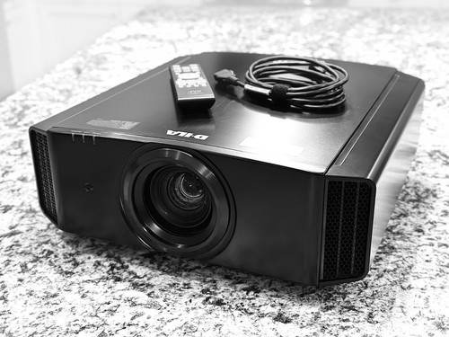 Jvc dla x550r 1700 lumens - dla-x550r,