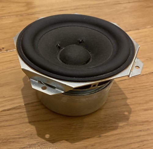 Bowers wilkins zeppelin - b&w, 1a