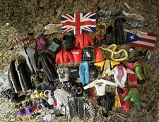 Lotto accessori figure wrestling abiti ingresso magliette teste cinture WWF WWE