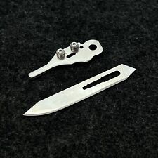 Manico bisturi con impugnatura